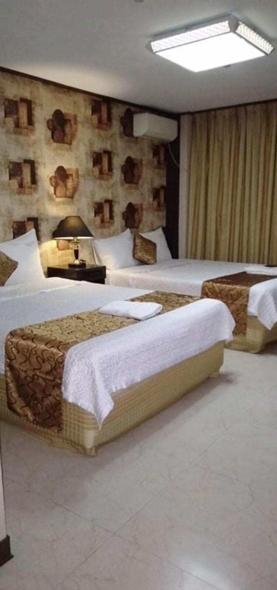 The Shila Philla Hotel Makati City ภายนอก รูปภาพ