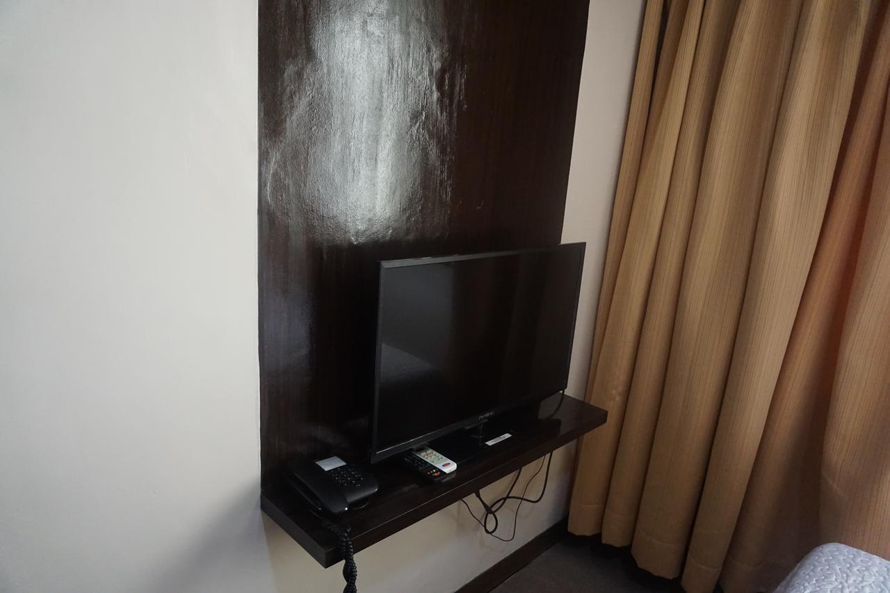The Shila Philla Hotel Makati City ภายนอก รูปภาพ