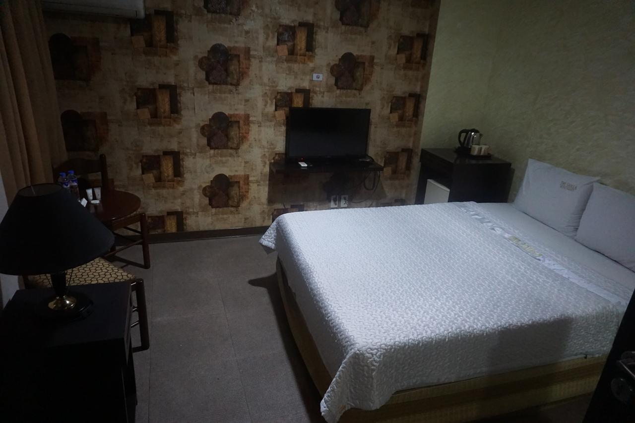 The Shila Philla Hotel Makati City ภายนอก รูปภาพ