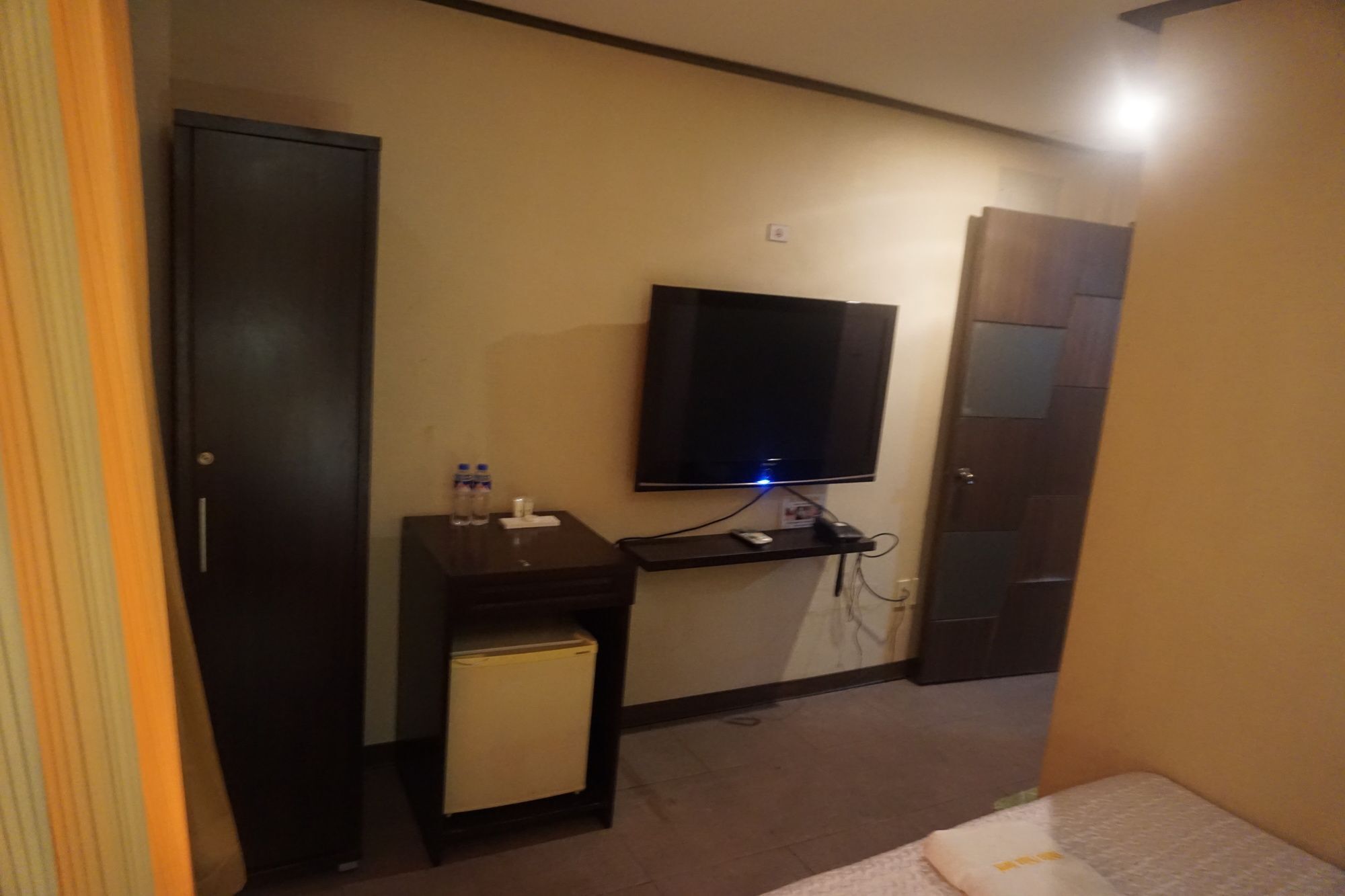 The Shila Philla Hotel Makati City ภายนอก รูปภาพ